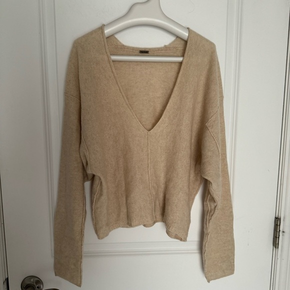 Free people Solitaire Cashmere V neck pullover size XS - Picture 3 of 7
